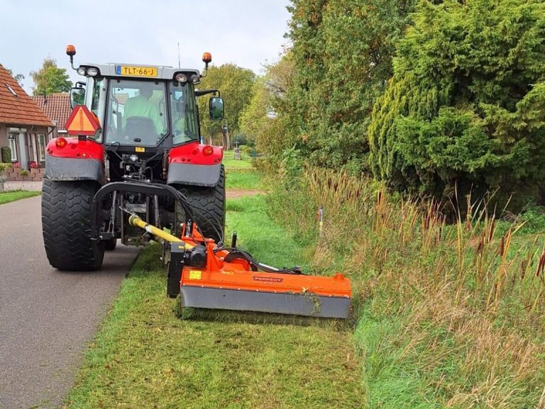 Roadside Maintenance With Perfect Van Wamel Verge Mower