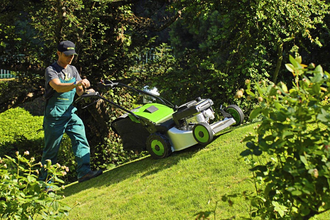 Etesia Pedestrian Mowers